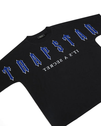 ARCH CHENILLE DECODED 2.0 TEE - BLACK/PUPLE